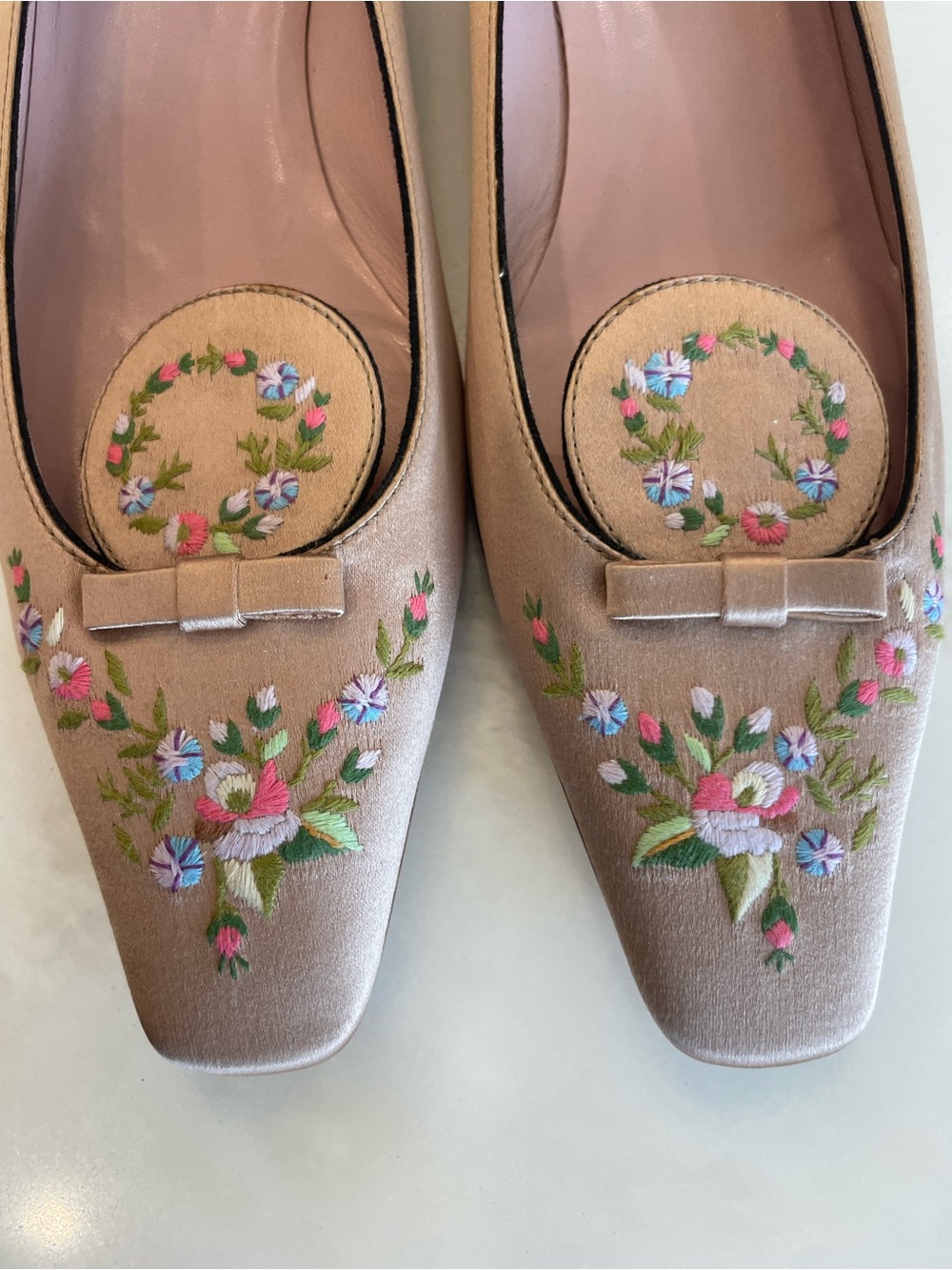 VINTAGE Women’s Prada FW 2002 Rare Embroidered Blush Satin Kitten Heels-Size 39 - Picture 2 of 9